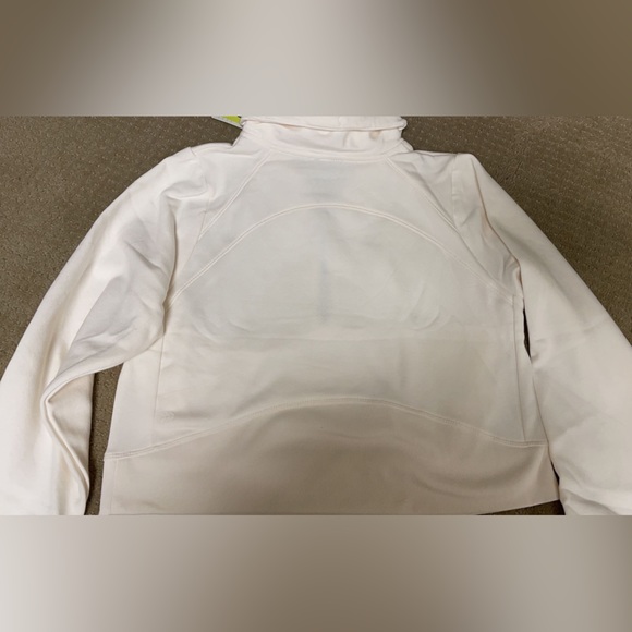 Size medium women's, color cream, half zip cropped, brand new with tags - Picture 4 of 4